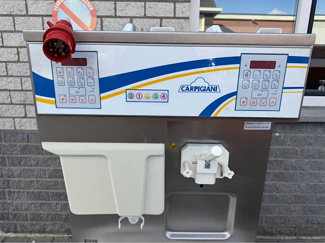 Carpigiani - softijs + milkshake 3840 - ijsmachine - afbeelding 6 van  7