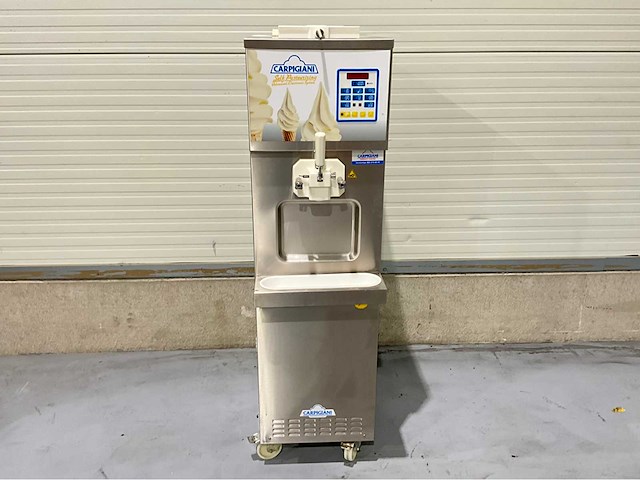 Carpigiani aes 261 / psp-df ijsmachine - afbeelding 1 van  7