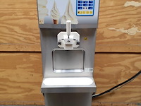 Carpigiani aes zelf pasteuriserende softijsmachine 261/psp-df - afbeelding 1 van  9