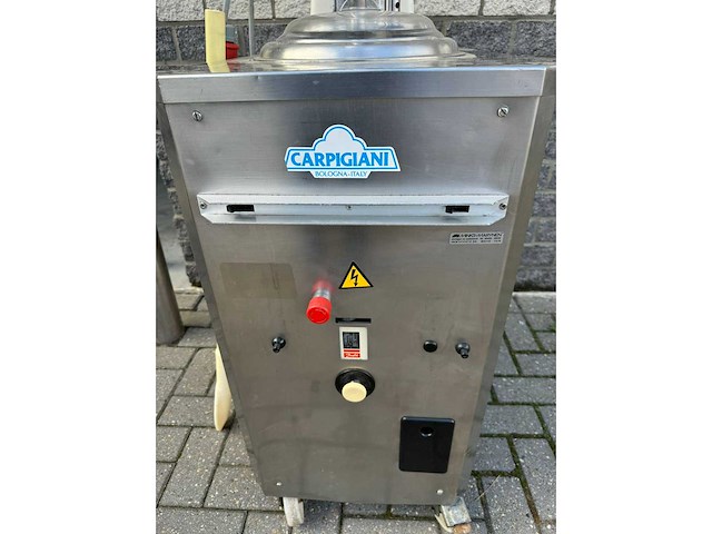 Carpigiani l12 ijsmachine / bok vriezer - afbeelding 2 van  4