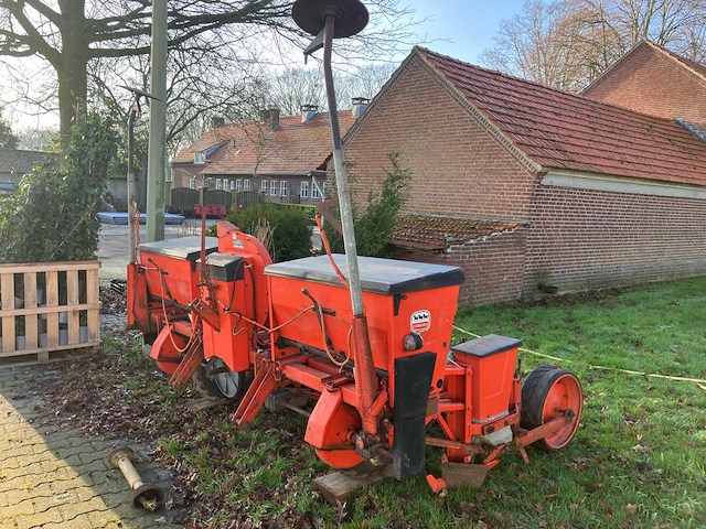 Carraro msk4b maiszaaimachine 4-rijig - afbeelding 1 van  11