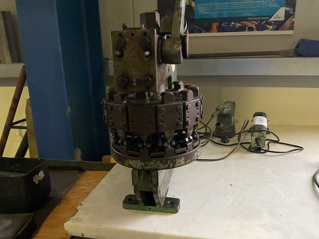 Carrousel ponsmachine - afbeelding 4 van  5