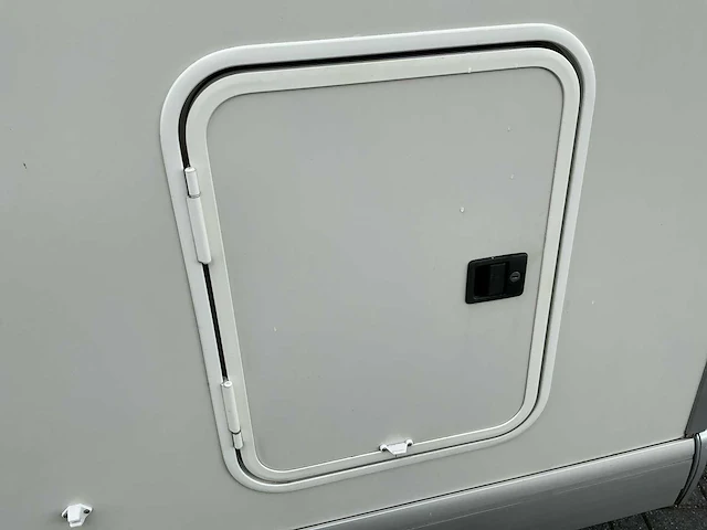 Carthago chic c-line i 4.9 camper - afbeelding 4 van  49