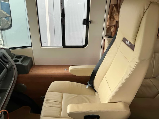 Carthago chic c-line i 4.9 camper - afbeelding 26 van  49