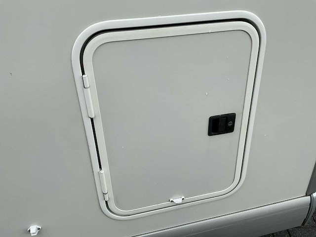 Carthago chic c-line i 4.9 camper - afbeelding 3 van  49