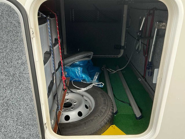 Carthago chic c-line i 4.9 camper - afbeelding 42 van  49