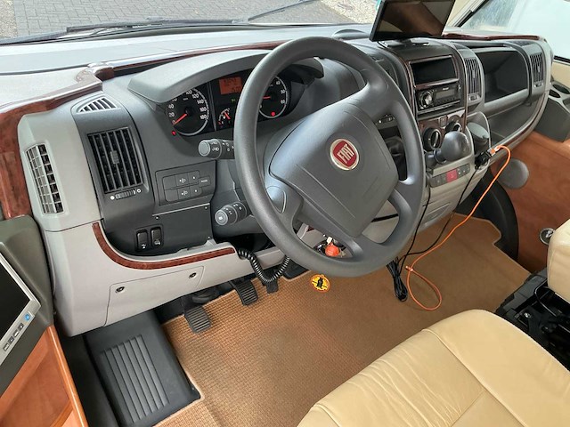Carthago chic c-line i 4.9 camper - afbeelding 32 van  49