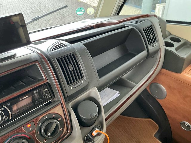 Carthago chic c-line i 4.9 camper - afbeelding 25 van  49