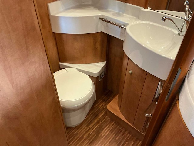 Carthago chic c-line i 4.9 camper - afbeelding 18 van  49