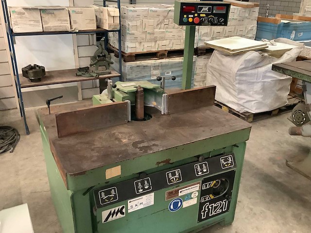 Casadei - f 121 - verticale freesmachine - afbeelding 1 van  5