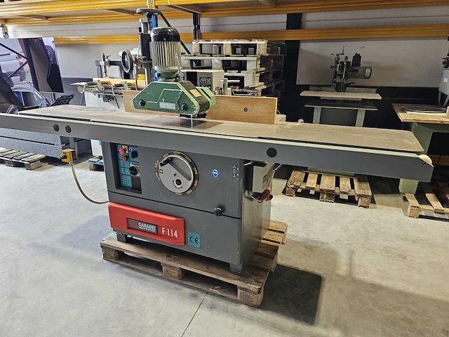 Casadei f114 freesmachine met aanvoerapparaat - afbeelding 1 van  12