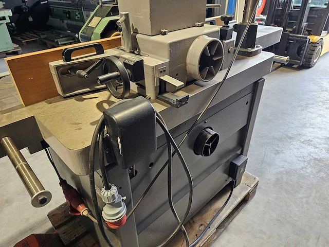 Casadei f114 freesmachine met aanvoerapparaat - afbeelding 12 van  12