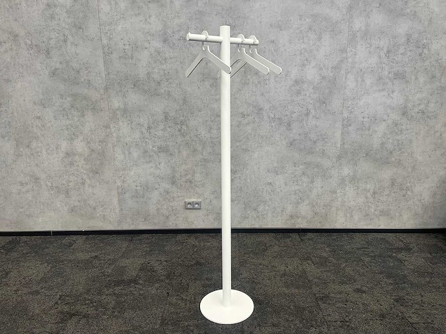Cascando pole - garderobestandaard met 3 hangers - afbeelding 1 van  5