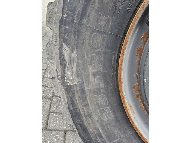 Case - 2019 - 821 e - wielllader - afbeelding 13 van  19