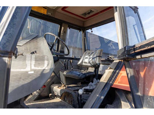 Case - international 1394 - 2-wheel drive tractor - afbeelding 2 van  13