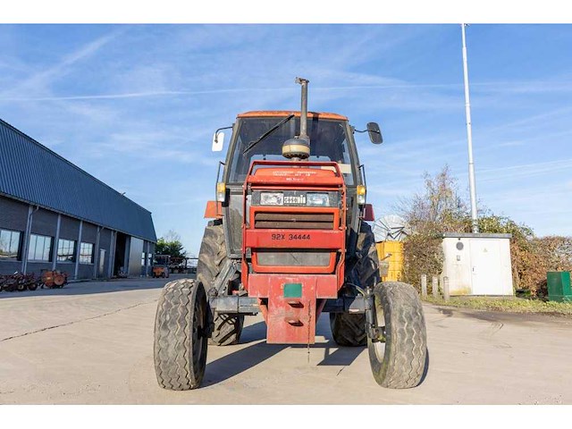 Case - international 1394 - 2-wheel drive tractor - afbeelding 6 van  13