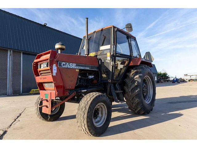 Case - international 1394 - 2-wheel drive tractor - afbeelding 7 van  13