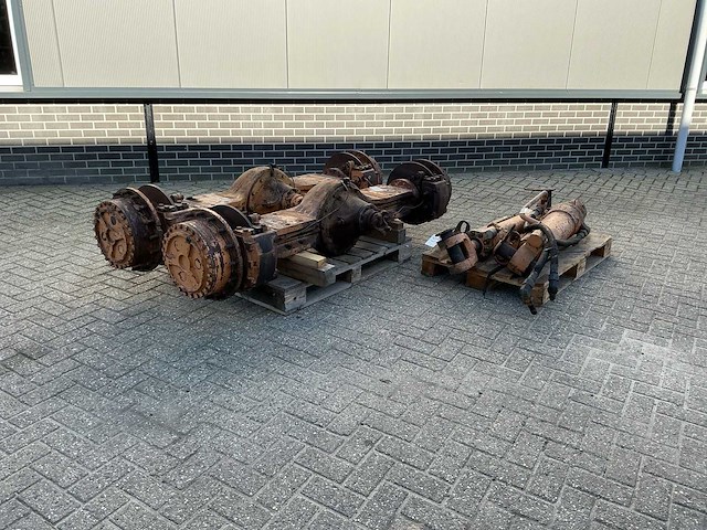 Case 621 / 721 / 821 wiellader zf assen & cilinders - afbeelding 1 van  9