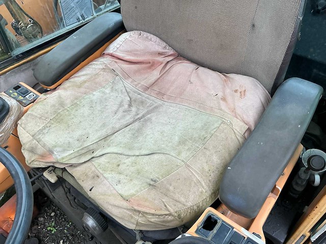 Case 688b-p banden graafmachine - afbeelding 15 van  40