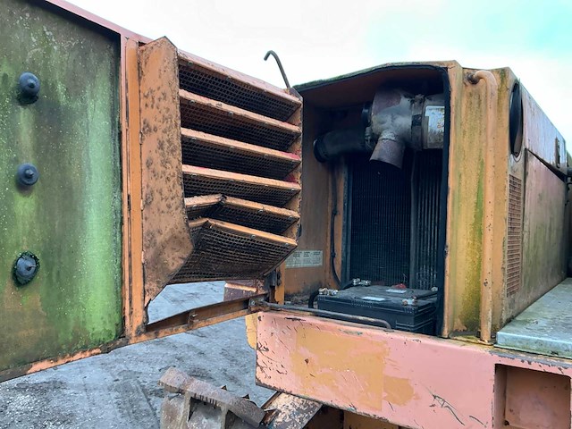 Case 688b-p banden graafmachine - afbeelding 28 van  40