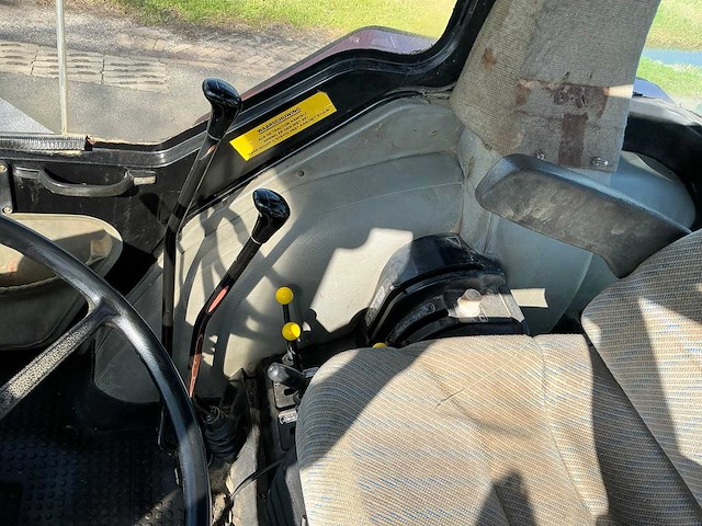 Case 745xl tweewielaangedreven landbouwtractor - afbeelding 26 van  31