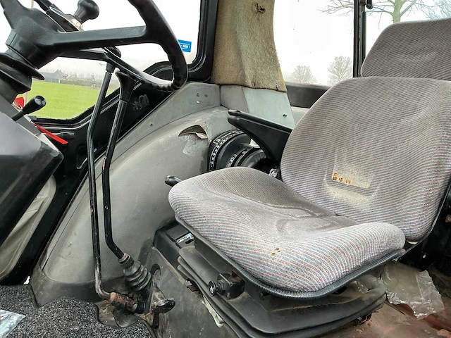 Case ih 856 xl 40 km / lucht vierwielaangedreven landbouwtractor - afbeelding 16 van  36