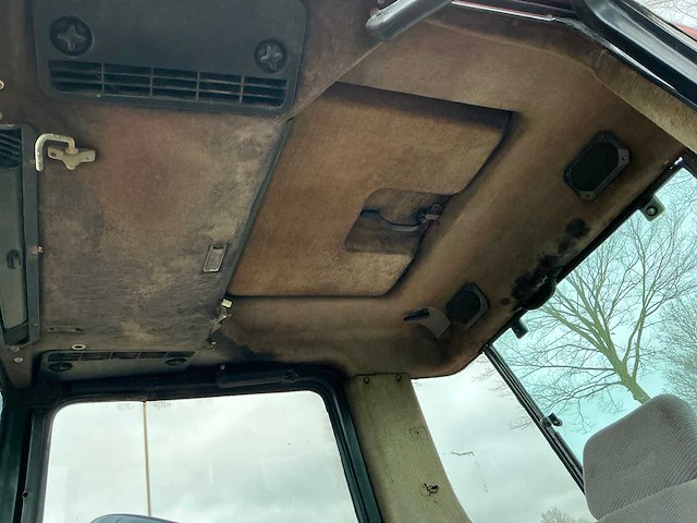 Case ih 856 xl 40 km / lucht vierwielaangedreven landbouwtractor - afbeelding 17 van  36