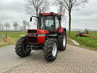 Case ih 856 xl 40 km / lucht vierwielaangedreven landbouwtractor - afbeelding 12 van  36
