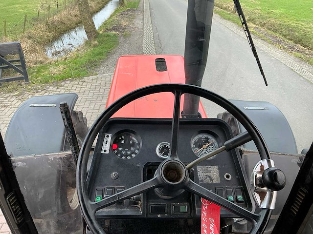 Case ih 856 xl 40 km / lucht vierwielaangedreven landbouwtractor - afbeelding 24 van  36