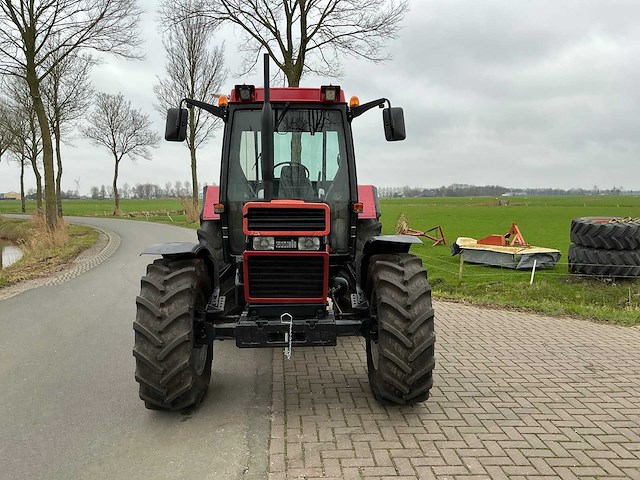 Case ih 856 xl 40 km / lucht vierwielaangedreven landbouwtractor - afbeelding 23 van  36