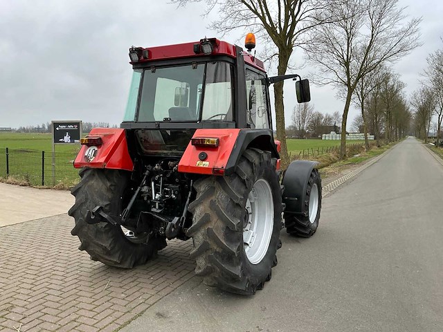 Case ih 856 xl 40 km / lucht vierwielaangedreven landbouwtractor - afbeelding 35 van  36