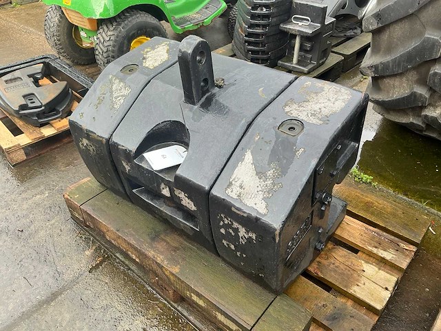 Case ih frontgewicht ‘1000 kg totaal’ - afbeelding 1 van  4