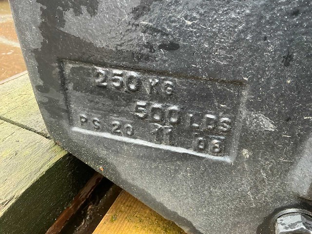 Case ih frontgewicht ‘1000 kg totaal’ - afbeelding 4 van  4