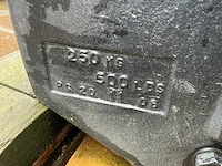 Case ih frontgewicht ‘1000 kg totaal’ - afbeelding 4 van  4