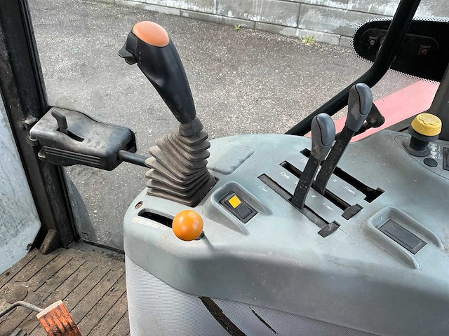 Case ih mx 100c maxxum vierwielaangedreven landbouwtractor - afbeelding 29 van  49