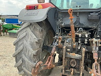 Case ih mx135 vierwielaangedreven landbouwtractor - afbeelding 2 van  16