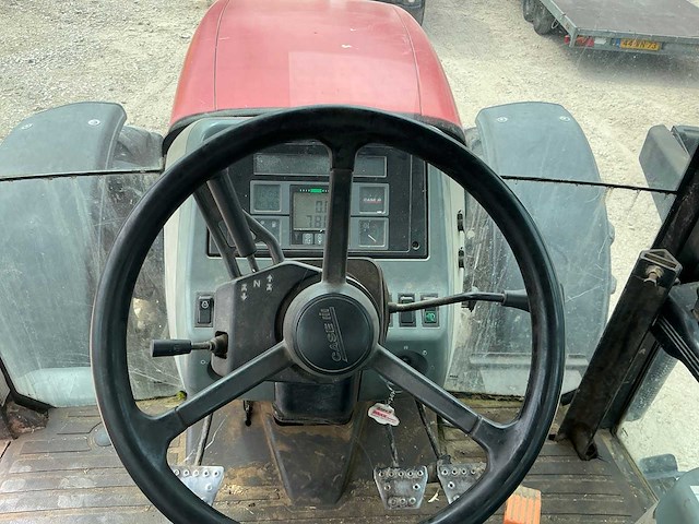 Case ih mx135 vierwielaangedreven landbouwtractor - afbeelding 2 van  4