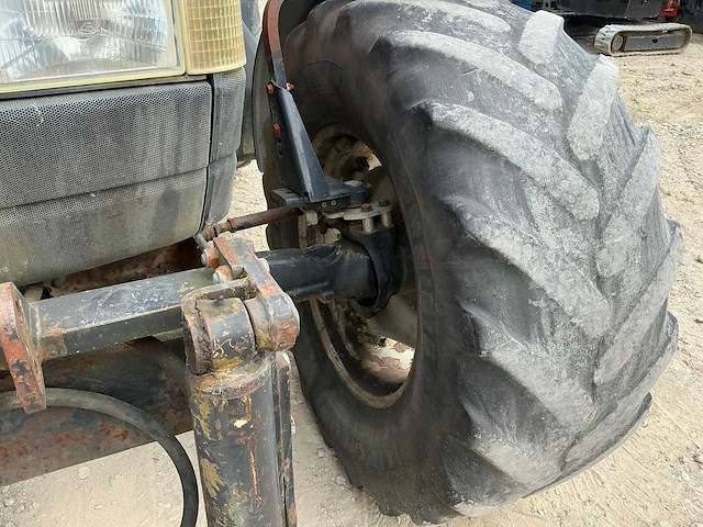 Case ih mx135 vierwielaangedreven landbouwtractor - afbeelding 16 van  16