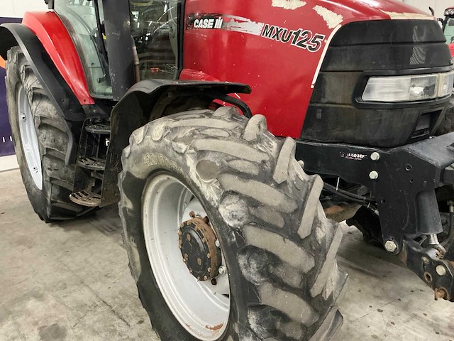 Case ih mxu125 vierwielaangedreven landbouwtractor - afbeelding 2 van  26