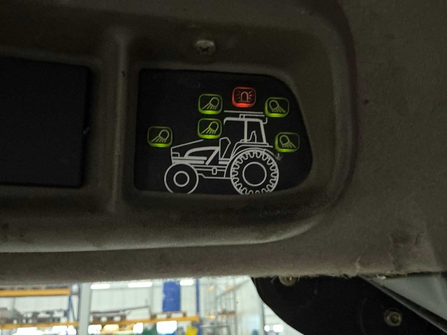 Case ih mxu125 vierwielaangedreven landbouwtractor - afbeelding 18 van  26