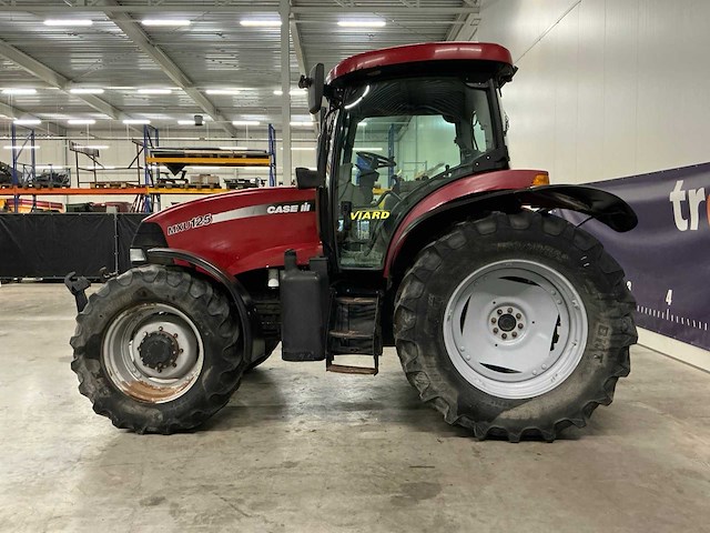 Case ih mxu125 vierwielaangedreven landbouwtractor - afbeelding 24 van  26