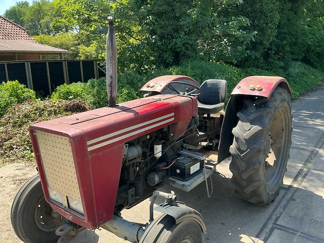 Case internationaal 624 oldtimer tractor - afbeelding 3 van  21
