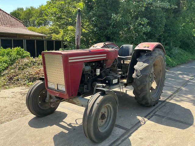 Case internationaal 624 oldtimer tractor - afbeelding 1 van  21