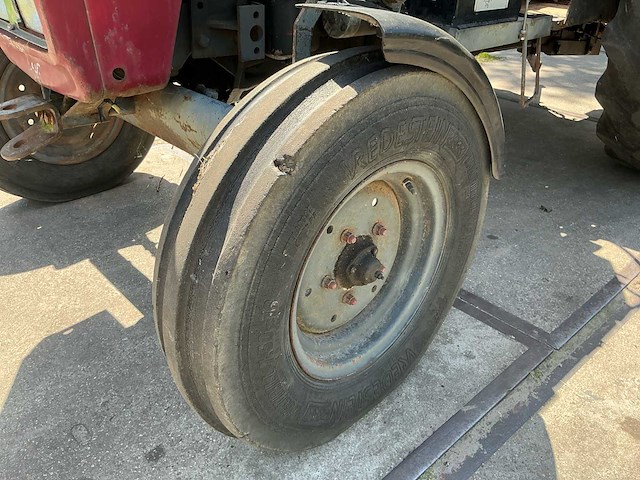 Case internationaal 624 oldtimer tractor - afbeelding 13 van  21
