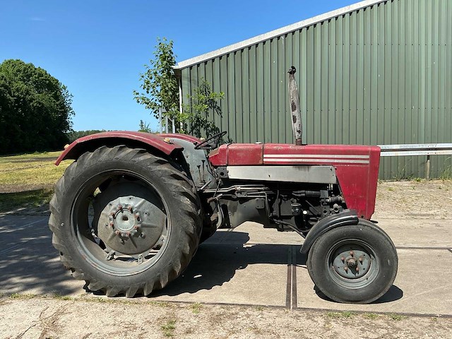 Case internationaal 624 oldtimer tractor - afbeelding 16 van  21