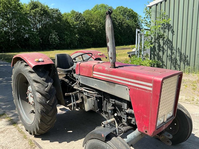 Case internationaal 624 oldtimer tractor - afbeelding 21 van  21