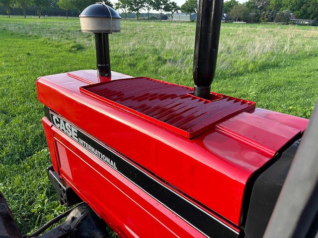 Case international - 1988 - 1455 xl - vierwielaangedreven landbouwtractor - afbeelding 14 van  36
