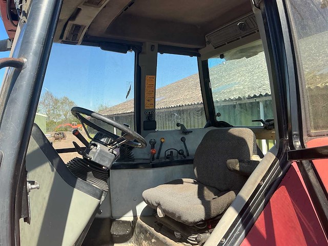 Case international 5140 vierwielaangedreven landbouwtractor - afbeelding 15 van  28