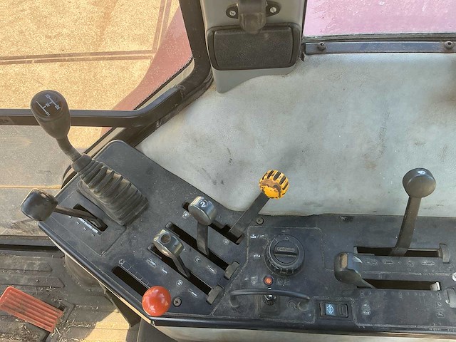 Case international 5140 vierwielaangedreven landbouwtractor - afbeelding 19 van  28