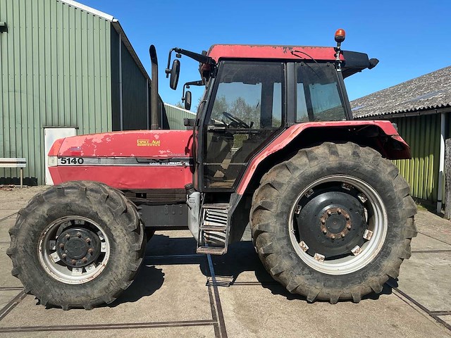 Case international 5140 vierwielaangedreven landbouwtractor - afbeelding 26 van  28